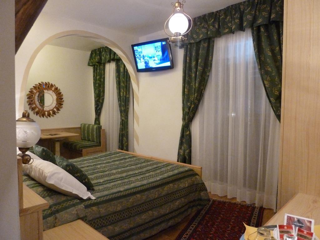 Hotel Ancora Castello-Molina di Fiemme Quarto foto