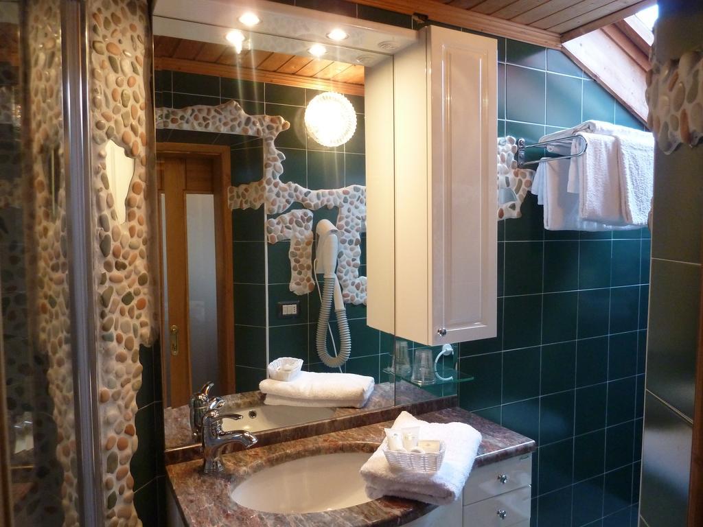 Hotel Ancora Castello-Molina di Fiemme Quarto foto
