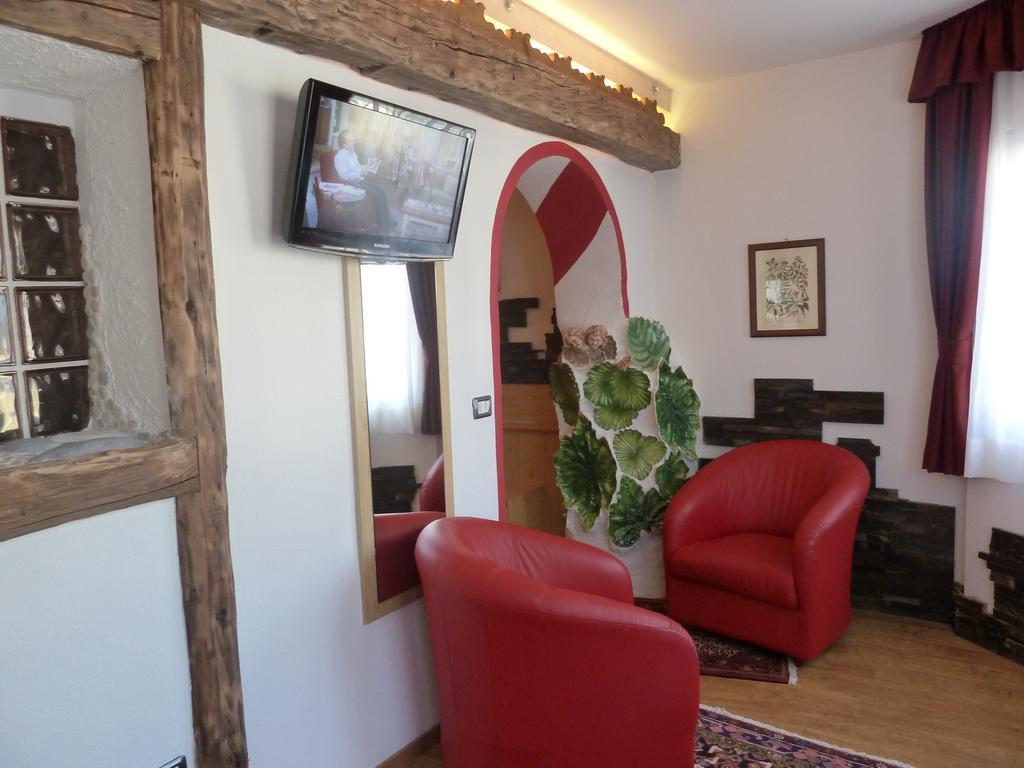 Hotel Ancora Castello-Molina di Fiemme Quarto foto